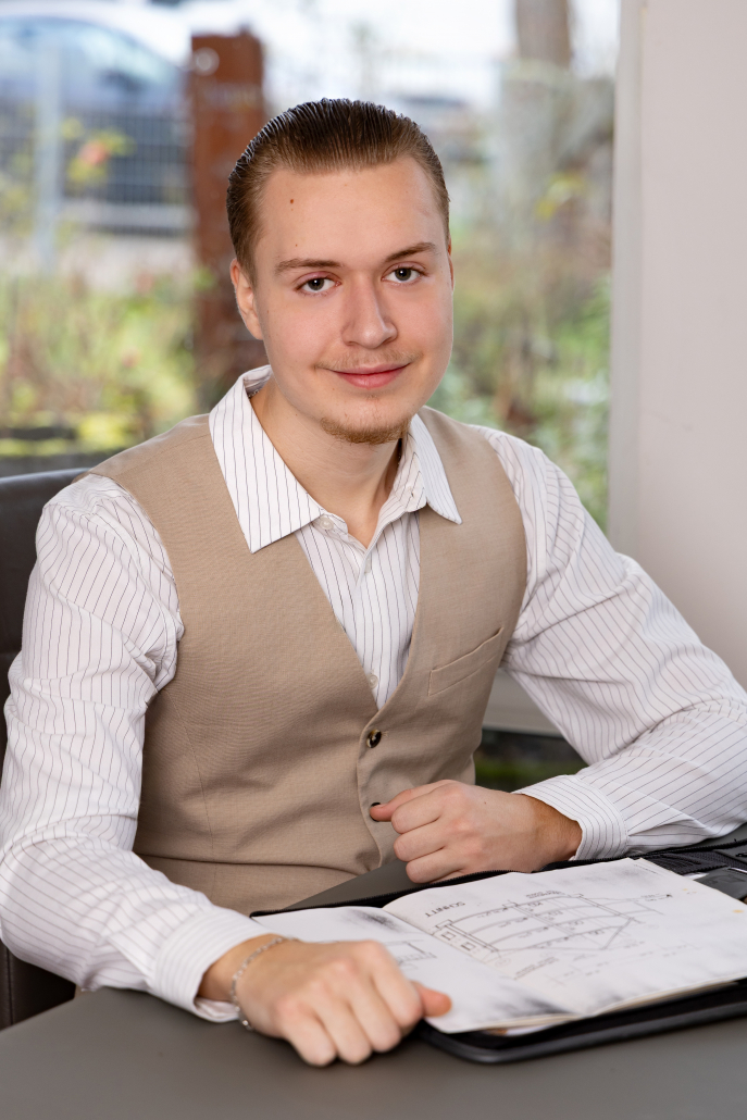 Über Uns - Colin Stupp